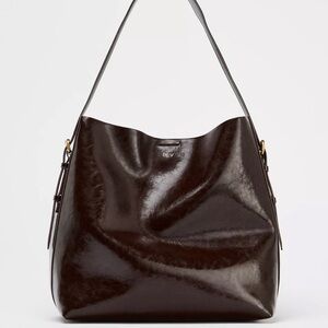 Zara  MAXI BUCKET BAG